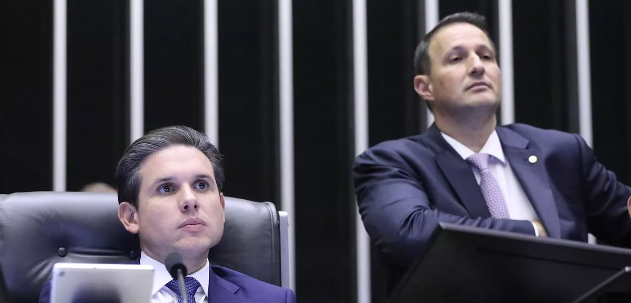 Hugo Motta e Guilherme Derrite no plenário da Câmara dos Deputados - 18/11/2025