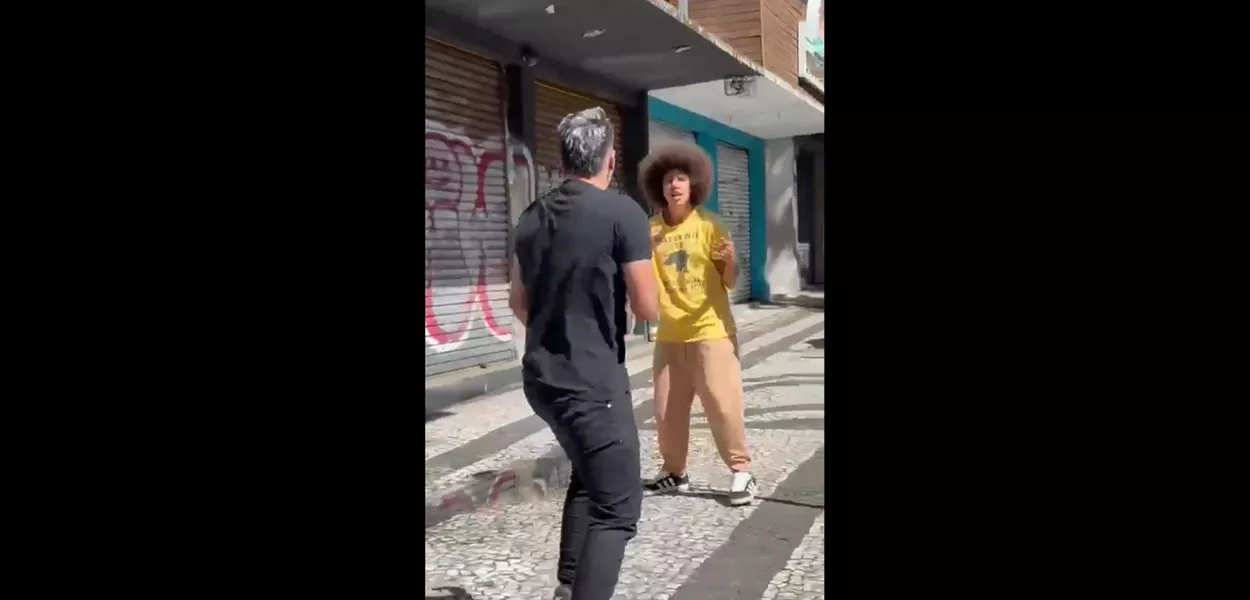 Renato Freitas se envolve em briga de rua