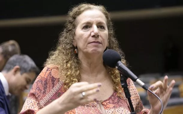 “O Rio vive uma política de matança, não de segurança”, afirma Jandira Feghali