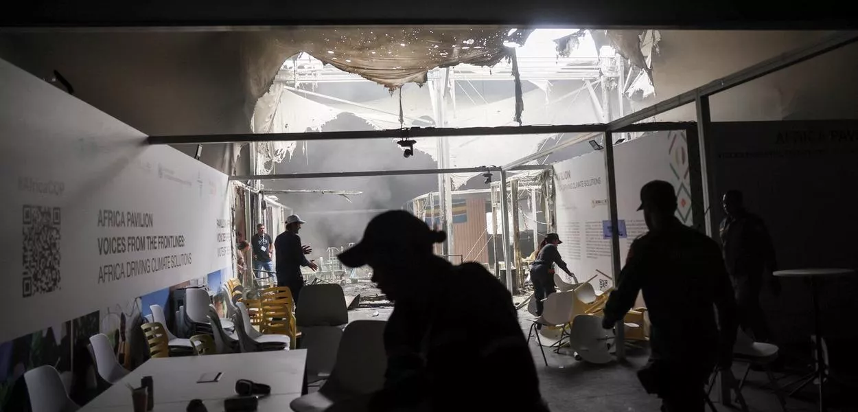 Fogo destrói parte de instalação da COP30 - Belém-PA - 20/11/2025