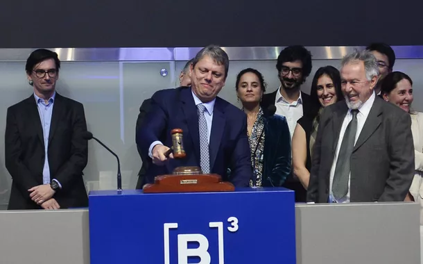 Tarcísio bate o martelo na venda da Emae para um fundo do banco Master