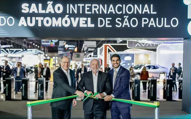 "Retorno do Salão do Automóvel simboliza nova fase da indústria", diz Lula