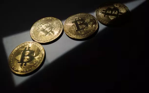 Bitcoin tem pior mês desde colapso cripto de 2022