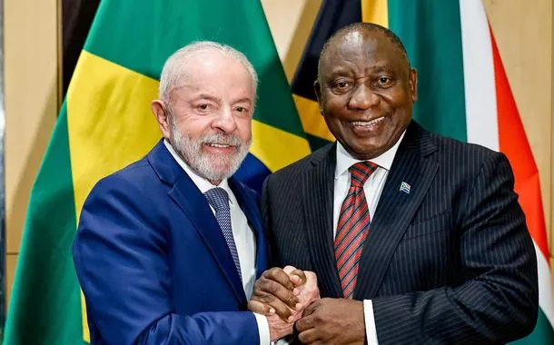 O presidente Luiz Inácio Lula da Silva durante reunião bilateral com o presidente da África do Sul, Cyril Ramaphosa, no centro de Convenções de Sandton, em Joanesburgo, África do Sul - 21/11/2025