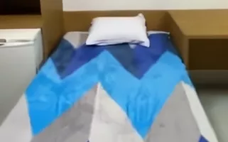 Sala especial da Polícia Federal prepara espaço reservado, com cama, banheiro privativo e estrutura básica, para a custódia preventiva de Jair Bolsonaro