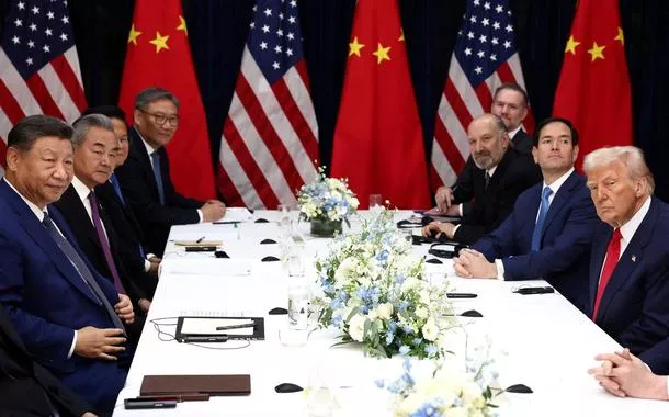 Os presidentes dos EUA, Donald Trump, e da China, Xi Jinping  - 30/10/2025