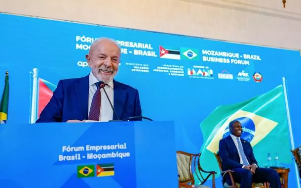 O presidente Luiz Inácio Lula da Silva durante o encerramento do encontro empresarial Brasil–Moçambique, no Polana Serena Hotel, em Maputo (Moçambique) - 24 de novembro de 2025