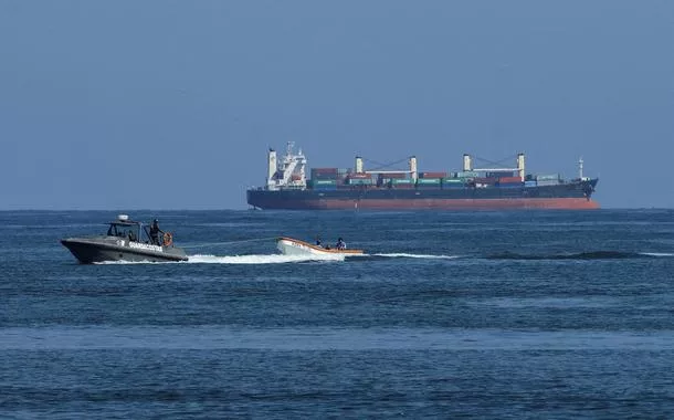 Embarcação da guarda costeira da Marinha venezuelana opera na costa do Caribe - 11/09/2025