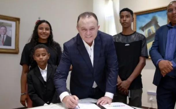 Governador Carlos Brandão sanciona a lei que protege vítimas de feminicídio no Maranhão