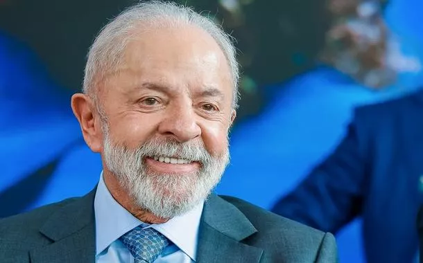 O presidente Luiz Inácio Lula da Silva na cerimônia de sanção do projeto que isenta quem ganha R$ 5 mil por mês do pagamento do Imposto de Renda (IR), no Palácio do Planalto, em Brasília-DF - 26 de novembro de 2025