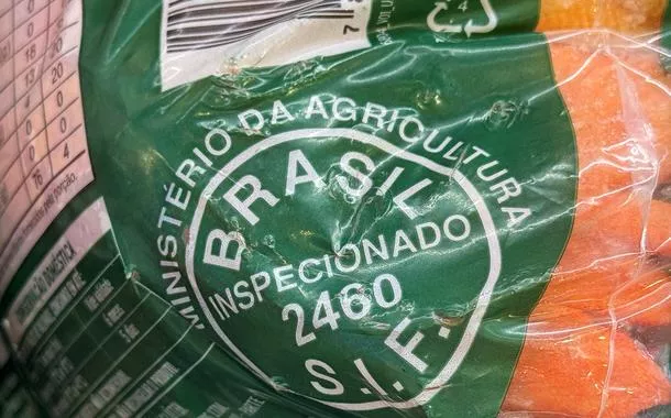 Conab estima produção recorde de frango do Brasil em 2026