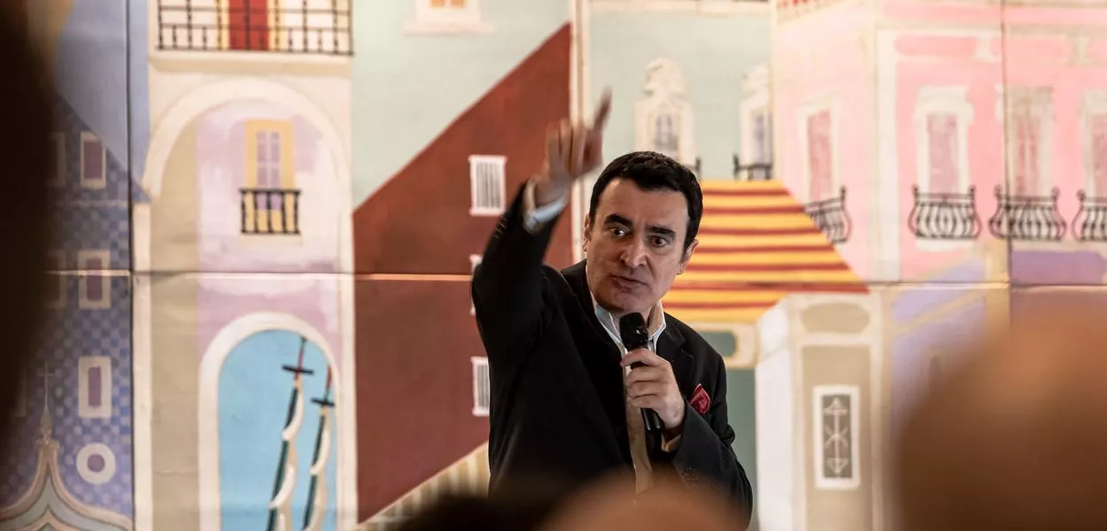 Alysson Mascaro lança Crítica do Cancelamento na Casa de Portugal