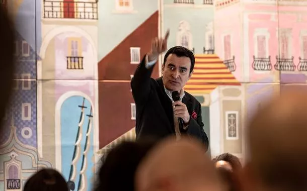 Alysson Mascaro lança Crítica do Cancelamento na Casa de Portugal