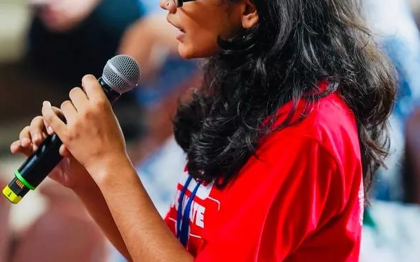 Jovem indiana de 14 anos leva voz de ativistas à COP30