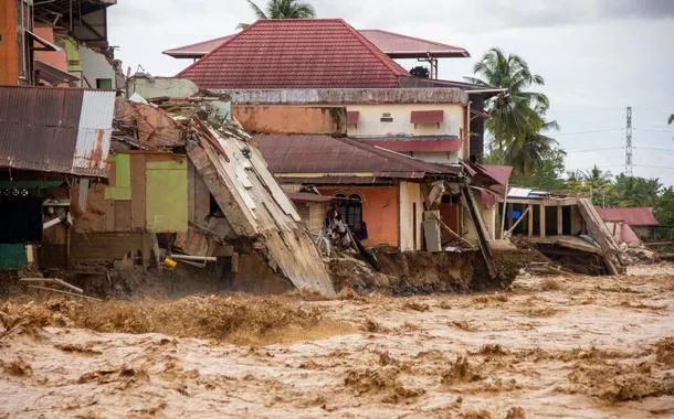 Mortes em enchentes no Sudeste Asiático chegam a 321