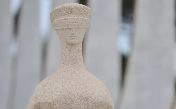 A Justiça, escultura localizada em frente ao prédio do Supremo Tribunal Federal (STF), em Brasília, feita em 1961 pelo artista plástico mineiro Alfredo Ceschiatti