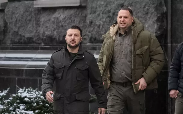 Chefe de gabinete de Zelensky renuncia sob pressão de investigação
