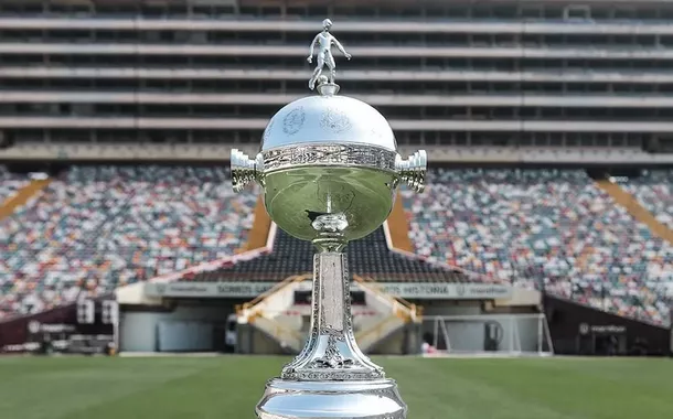 Troféu da Libertadores no Estádio Monumental, em Lima, no Peru