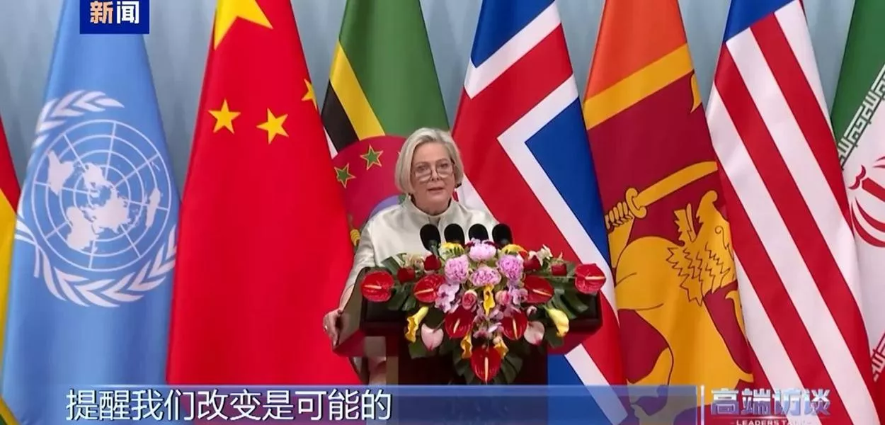 Presidente da Islândia concede entrevista exclusiva ao CMG