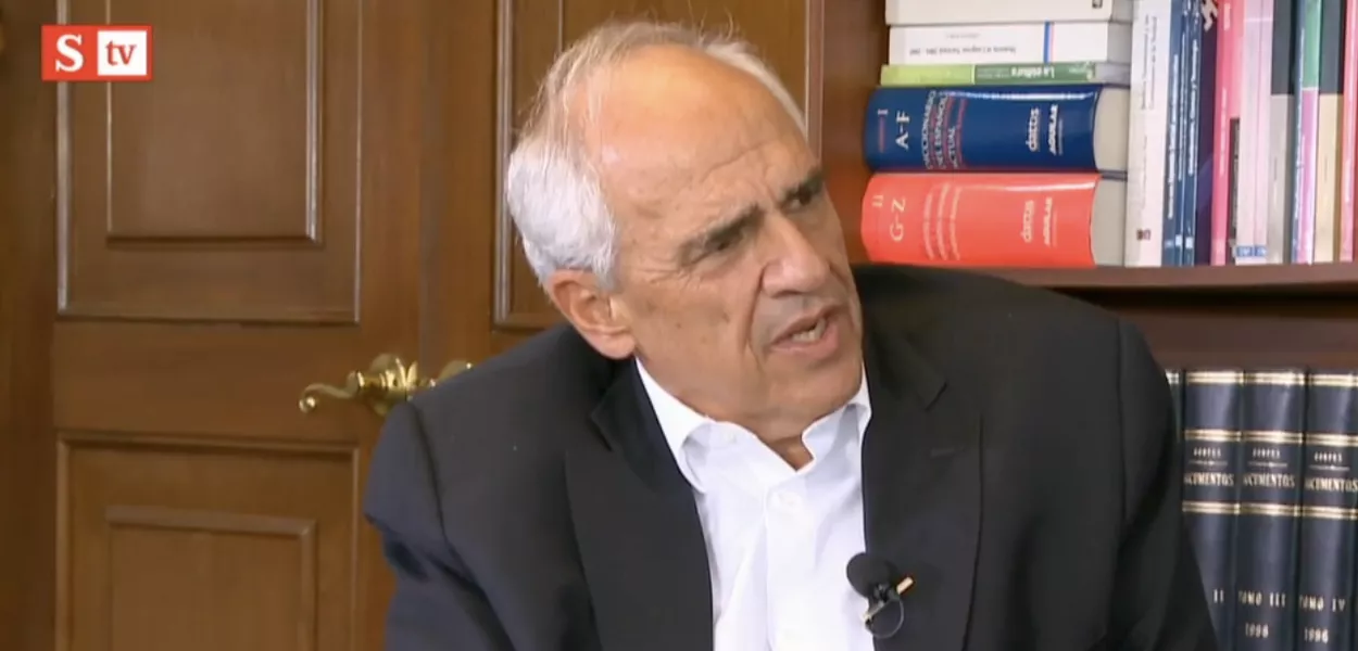 O ex-presidente da Colômbia Ernesto Samper em entrevista transmitida em 20 de fevereiro de 2020
