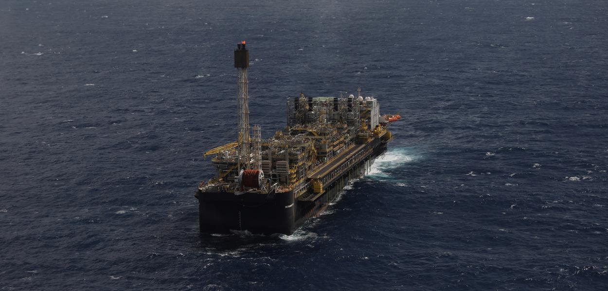 Petrobras e Transpetro firmam contratos do Programa Mar Aberto com Lula no RS