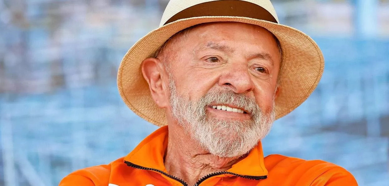 Presidente da República, Luiz Inácio Lula da Silva, durante cerimônia alusiva à ampliação da capacidade operacional da Refinaria Abreu e Lima (RNEST). Refinaria Abreu e Lima – Ipojuca (PE)