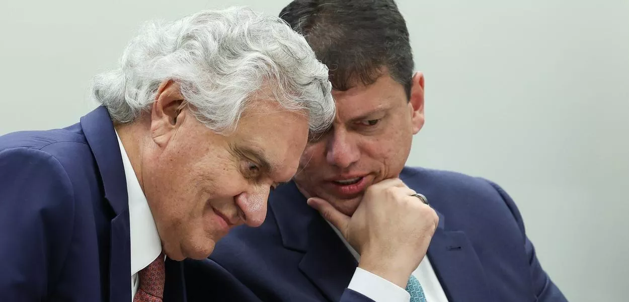 Brasília-DF - 02/12/2025 - Os governadores de Goiás, Ronaldo Caiado, e de São Paulo, Tarcísio de Freitas 