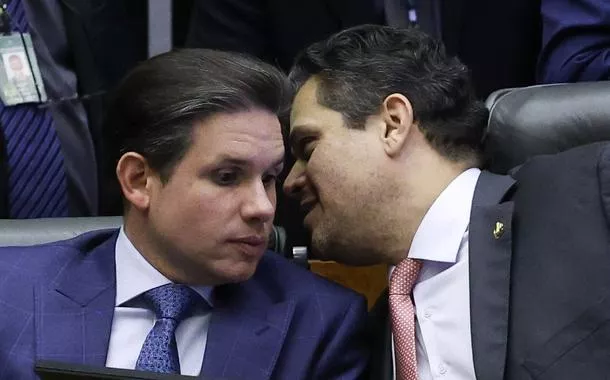 Brasília-DF - 27/11/2025 - O presidente da Câmara dos Deputados, Hugo Motta, e o presidente do Senado, Davi Alcolumbre