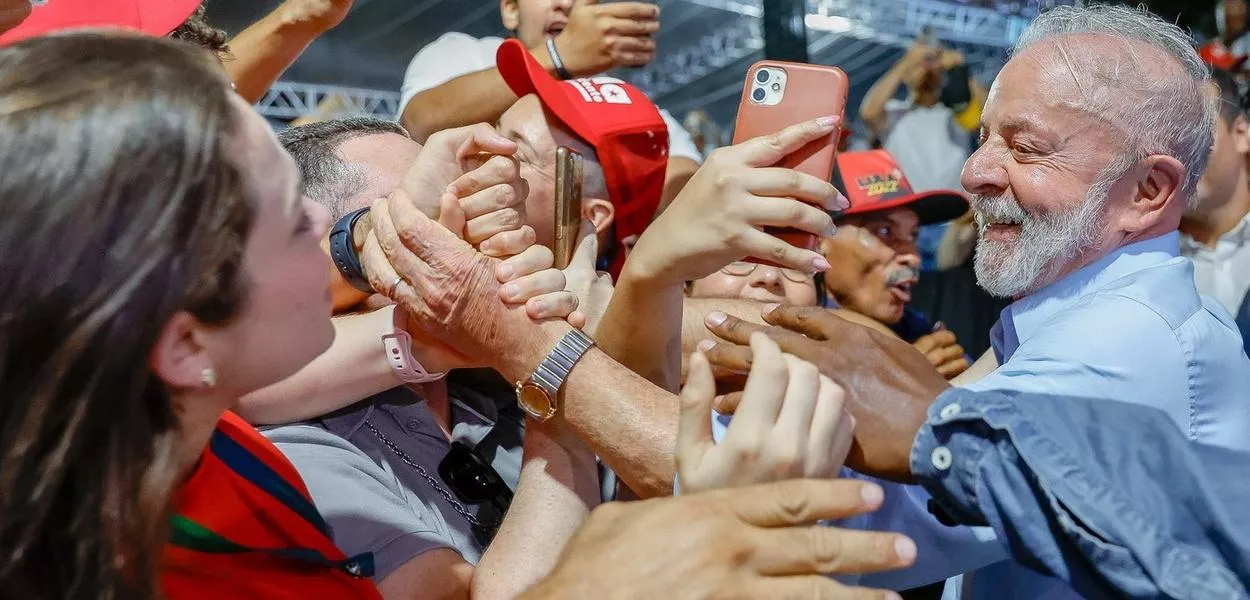 O presidente Luiz Inácio Lula da Silva durante a cerimônia de entrega da Barragem Panelas II e anúncio da retomada das obras da Barragem Igarapeba - Cupira (PE) - 02/12/2025