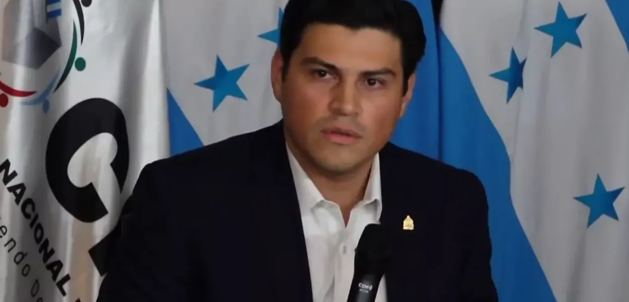 Marlon Ochoa, do Conseleho Nacional Eleitoral de Honduras