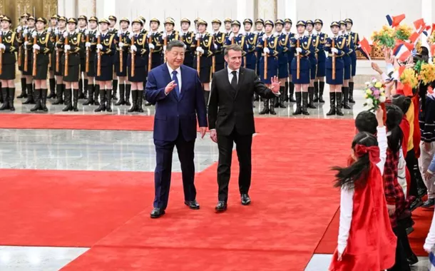 Xi  Jinping e Emmanuel Macron