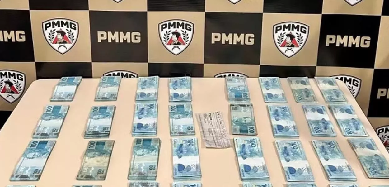 Polícia Militar foi acionada ainda durante a sessão para apreender o dinheiro exibido pelo parlamentar.