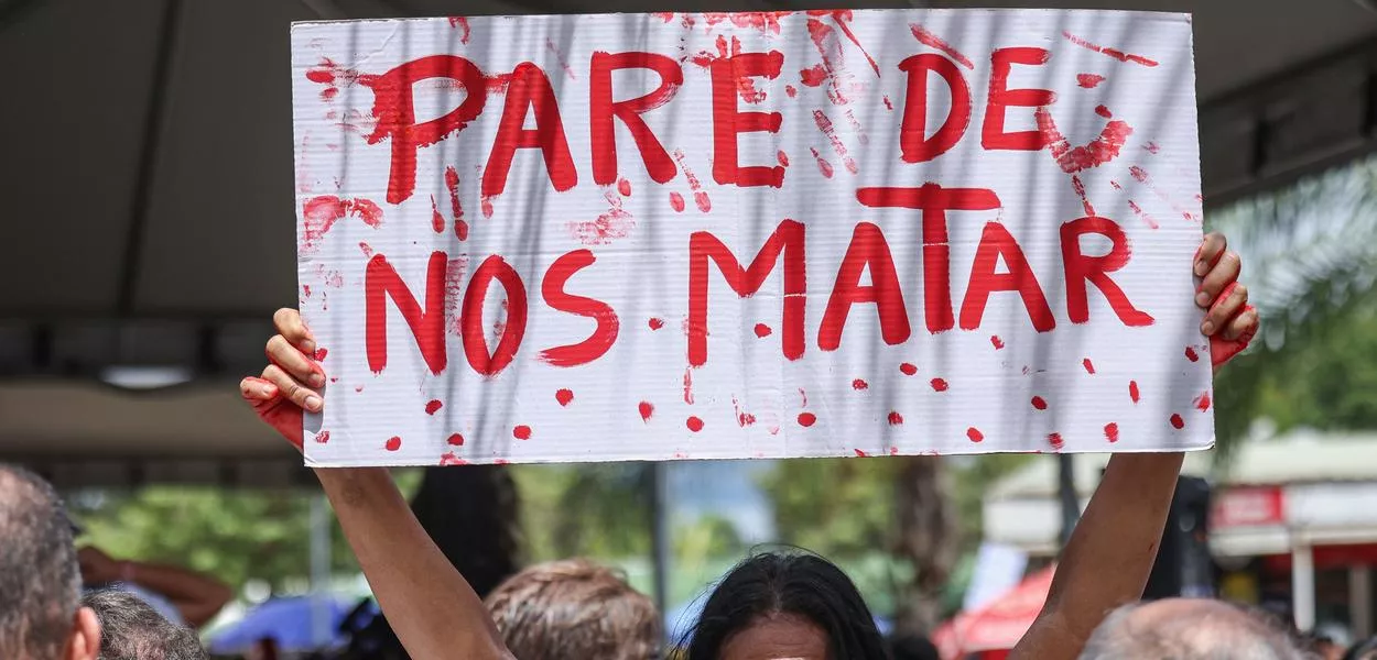 Manifestação contra violência de gênero