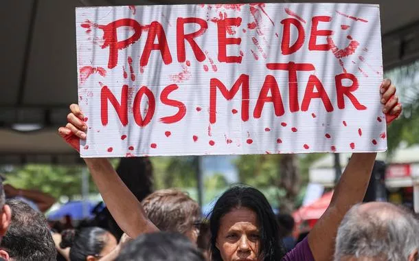 Mulheres tomam as ruas em mobilização nacional contra feminicídios