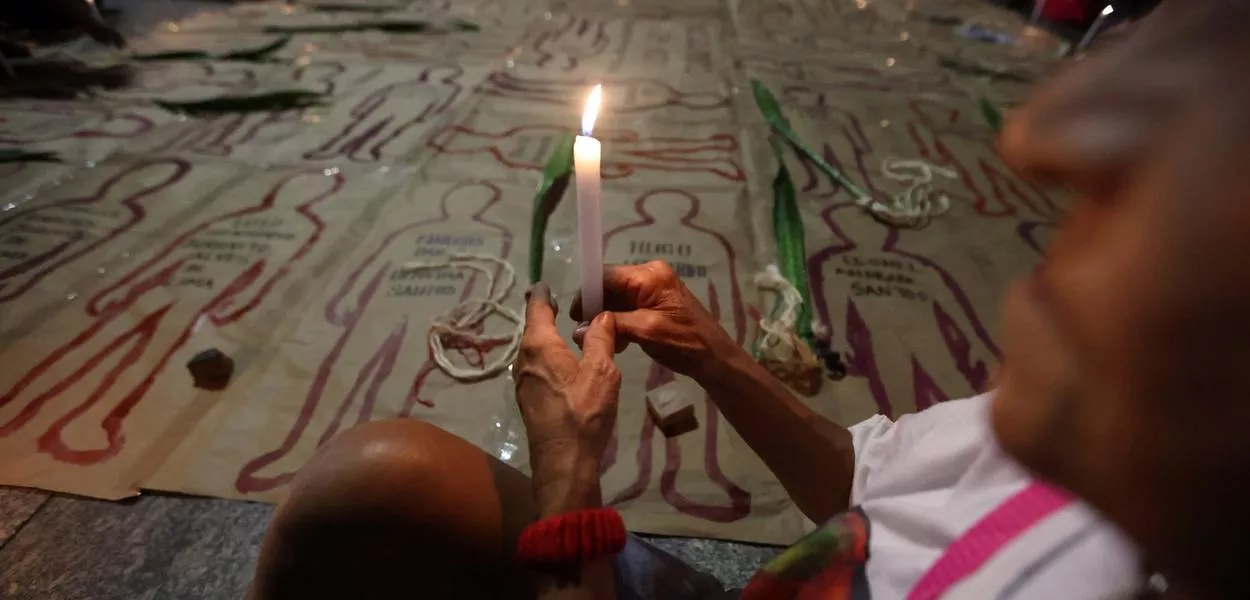 São Paulo (SP) - 01/04/2025 - Pessoas participam de ato contra mortes provocadas por agentes pela Polícia Militar