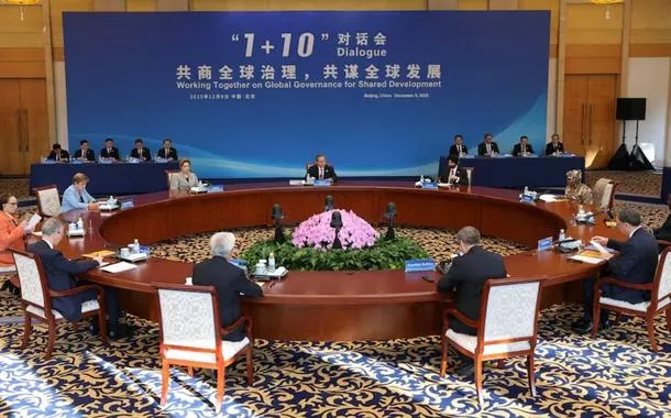 China critica escalada tarifária em meio a superávit recorde de US$ 1 trilhão