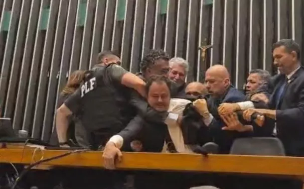 Glauber Braga é agredido pela polícia legislativa sob as ordens de Hugo Motta