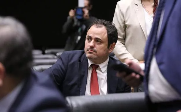 Câmara suspende mandato de Glauber Braga por seis meses