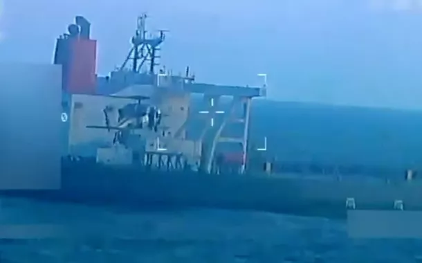 Navios sob sanções reconsideram rotas após apreensão de superpetroleiro pelos EUA