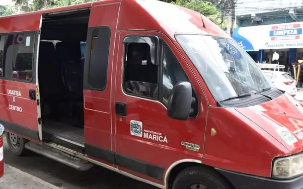 Van da Prefeitura de Maricá para transporte público e gratuito