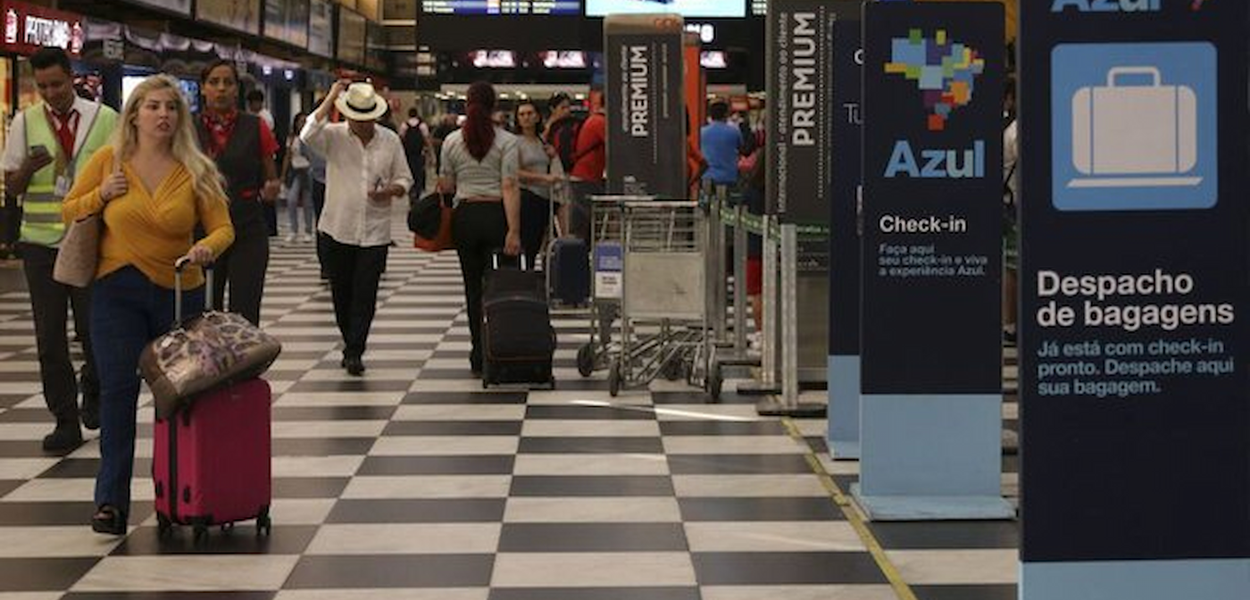 Alta do querosene pressiona governo a conter encarecimento das passagens aéreas
