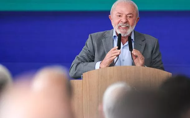 Lula pede a Trump diplomacia e respeito e rejeita guerra na América Latina