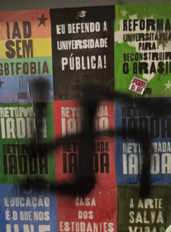Suástica é pichada em diretório acadêmico da UFJF