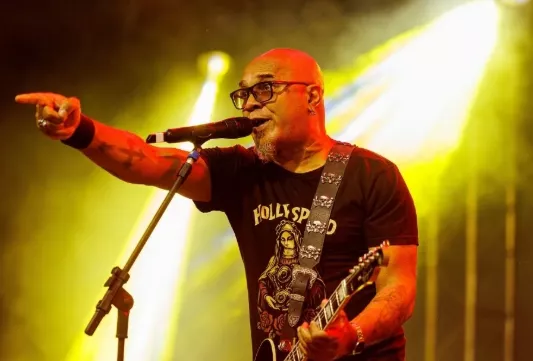 O cantor e guitarrista Clemente Tadeu Nascimento