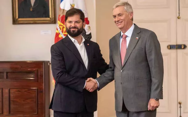 Boric recebe Kast e destaca compromisso com transição institucional