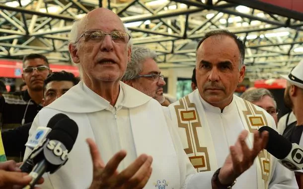 O padre Júlio Renato Lancellotti