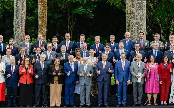 Lula durante reunião ministerial