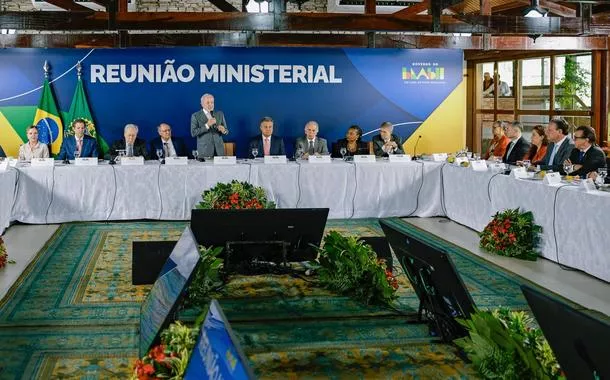 Presidente Lula durante reunião ministerial