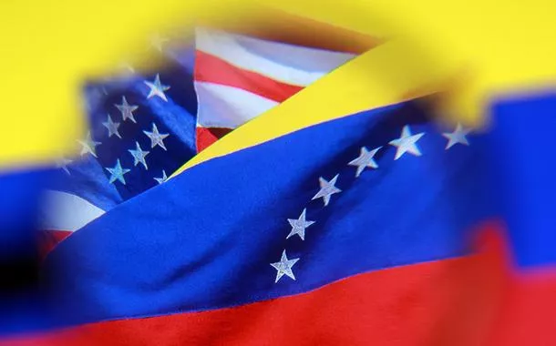 Venezuela denuncia que cerco militar busca capturar petróleo do país