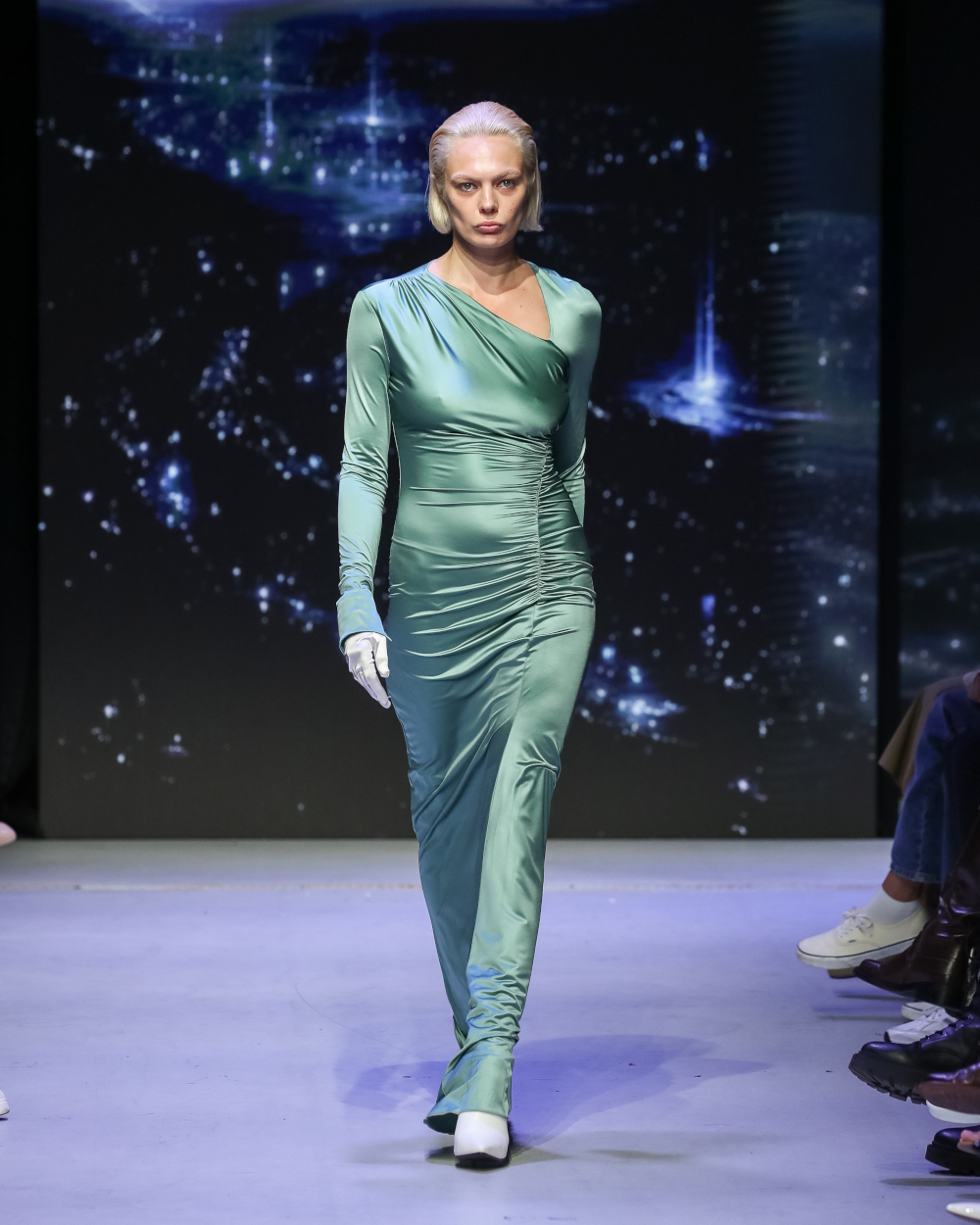 Guia da Semana de Moda de Moscou para se vestir perfeitamente para festas: Looks chiques, ousados e inesquecíveis